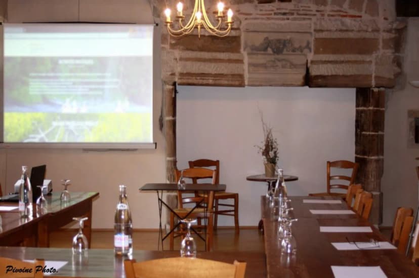 Hotel "Le Relay De La Tour" — photo 2