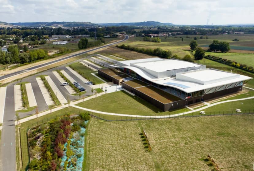 Jacques Clouché Omnisports Center — photo 1