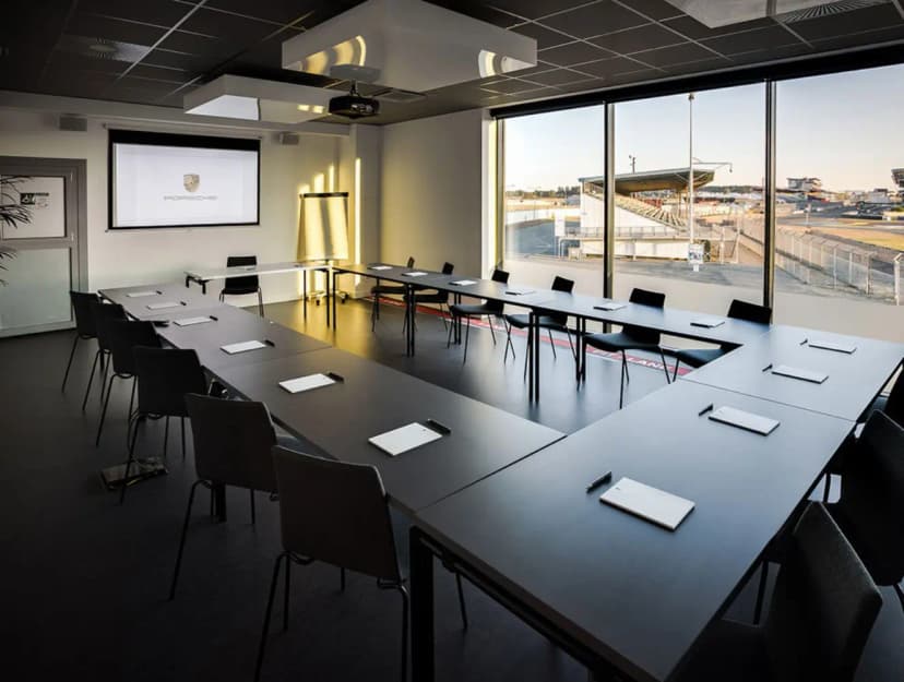 Porsche Experience Center - Le Mans — photo 2