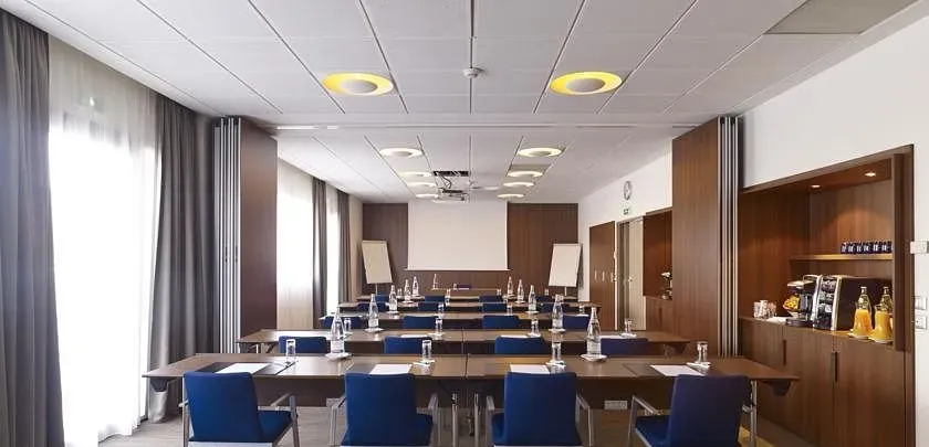 Holiday Inn Express Toulouse Airport, an IHG Hotel — photo 1