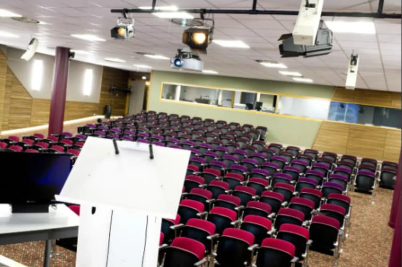 Maison de l'Économie — photo 5