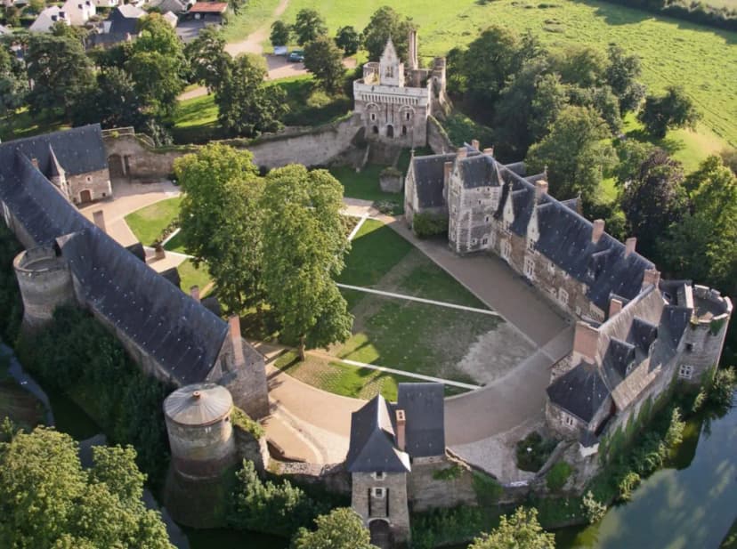 Château du Plessis-Macé — photo 1
