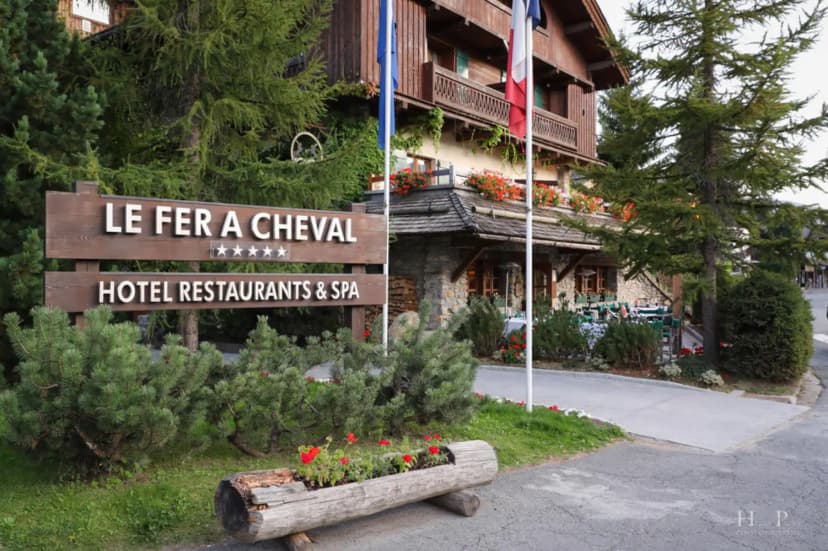 Hotel Le Fer À Cheval — photo 1