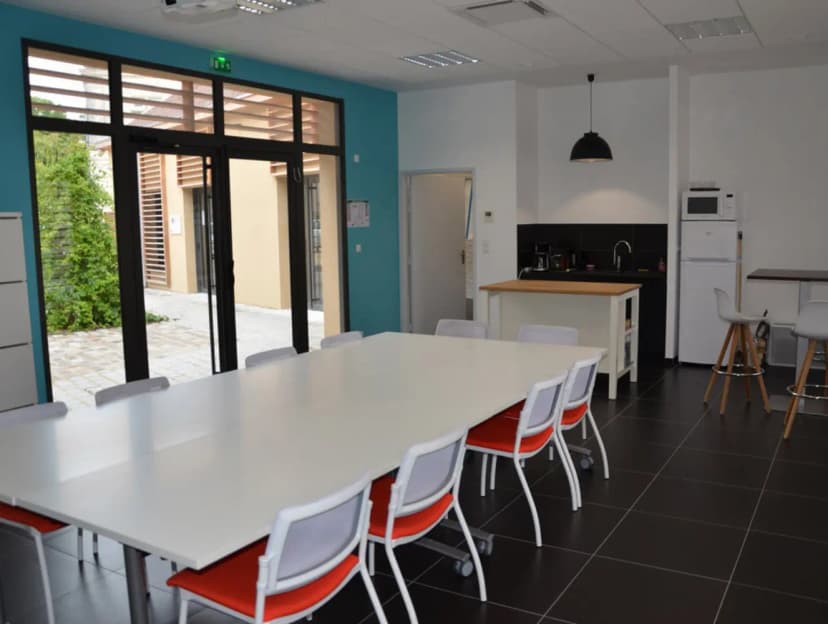 Brenne Box, Espace De Coworking, France Services, Cyber-Espace — photo 1