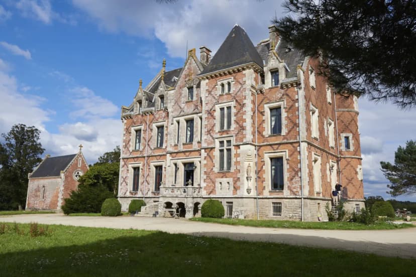 Votre Chateau de Famille / Château la Bijoire — photo 1