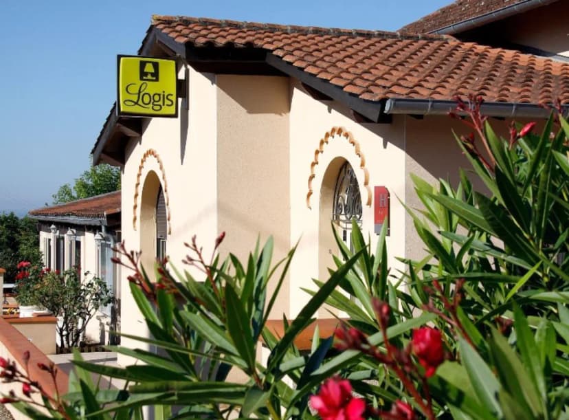 Logis Hotel Crêtes De Pignols — photo 1