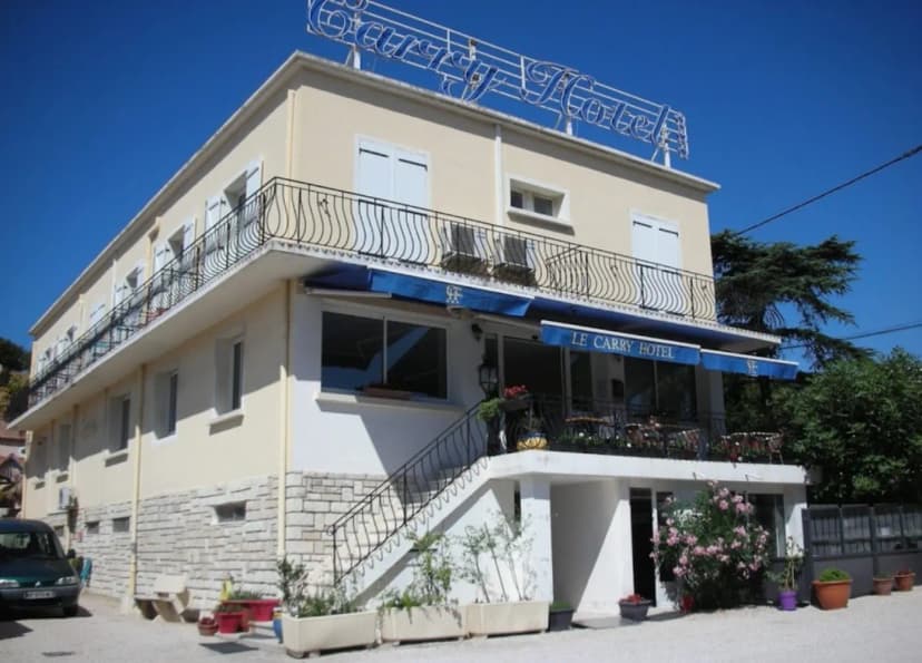 Le Carry Hôtel — photo 1