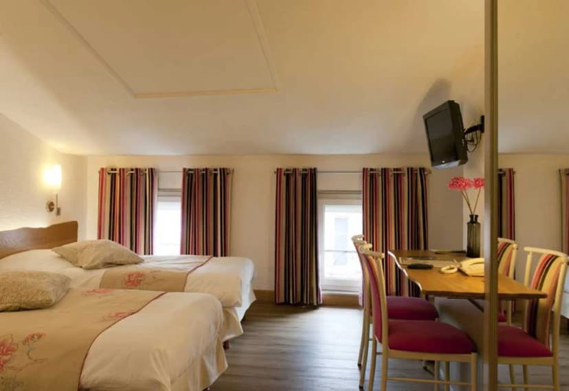 Logis Hôtel le Cheval Rouge — photo 4