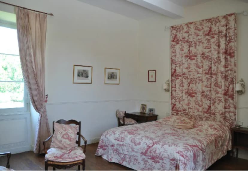 Votre Château de Famille / Château de Riveneuve du Bosc — photo 4