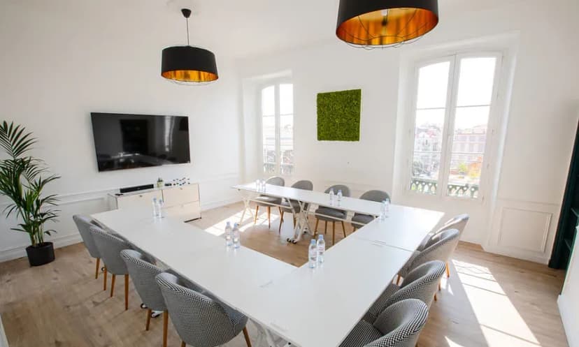 L'APPARTEMENT - Salle de réunion — photo 3