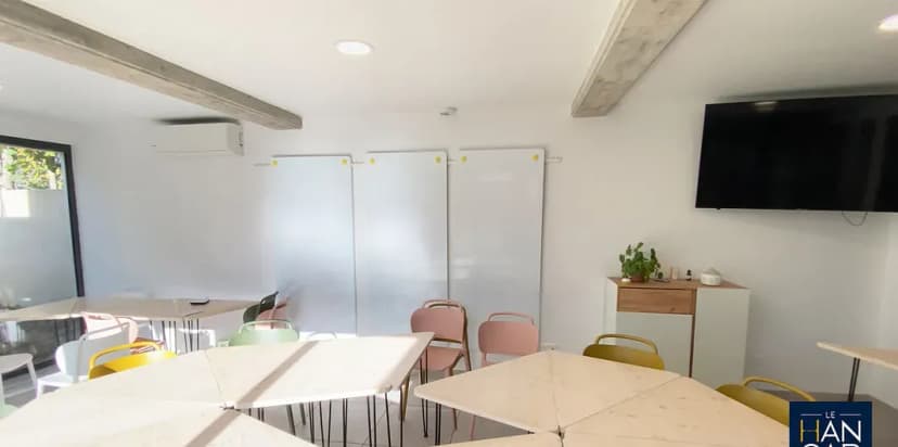 Le Hangar des Conseils — photo 2