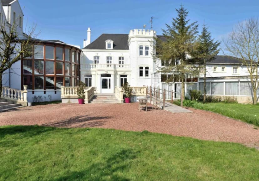 Logis Château des Tourelles — photo 1