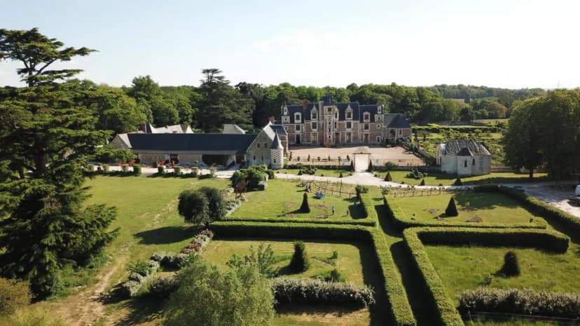 Chateau De Jallanges — photo 1