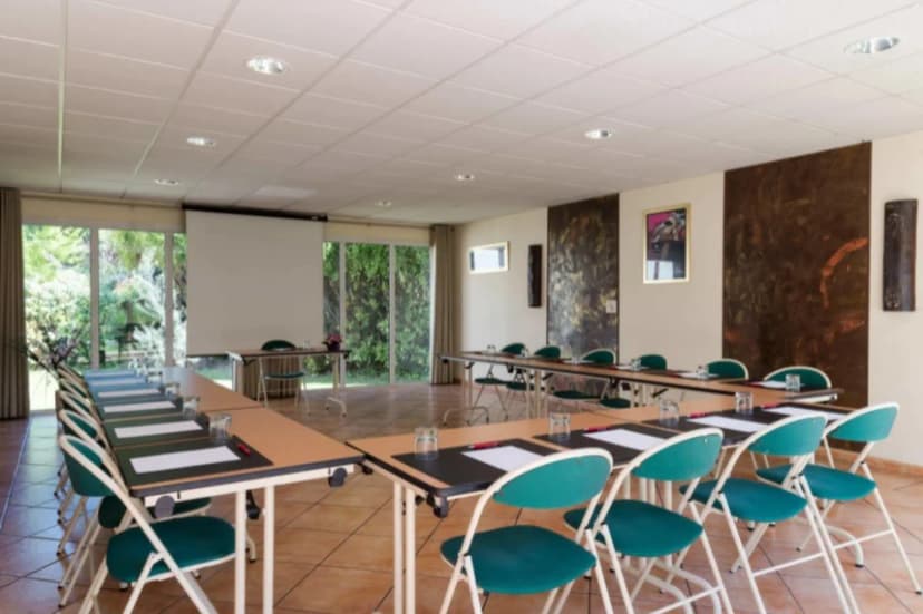 The Originals City, Hôtel Costières, Nîmes (eX-Inter Hotel) — photo 2