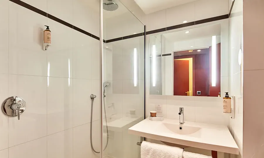 B&B HOTEL Saint-Quentin-en-Yvelines Centre Gare — photo 4