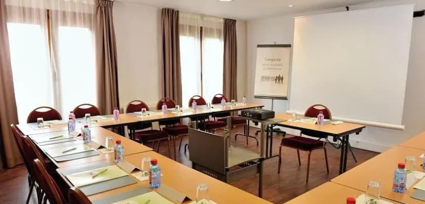 Hôtel Restaurant Campanile Clermont-Ferrand - Le Brézet — photo 2