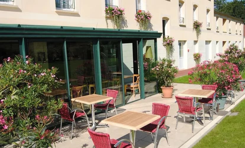 Brit Hotel Châteaudun — photo 4