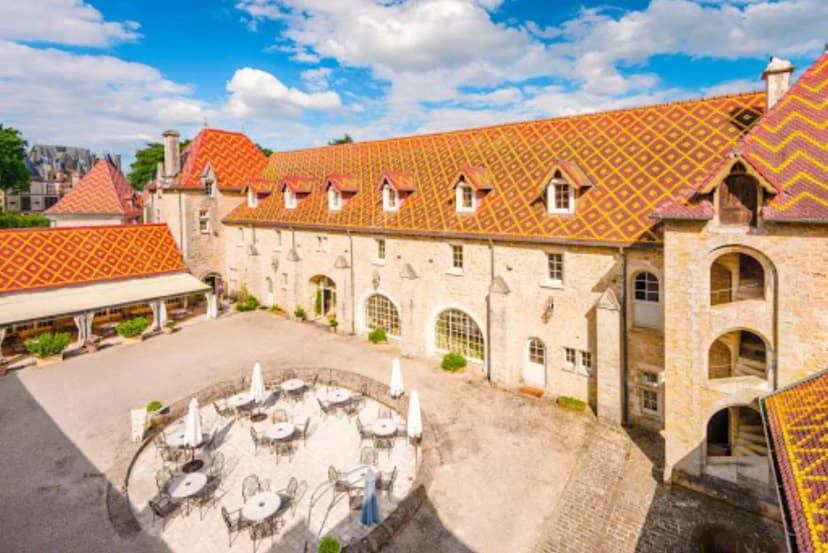 Domaine du Château de Bournel ( Hotel, Golf, Restaurant ) Franche Comté — photo 1