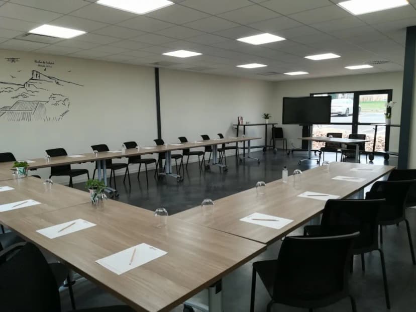 EDM Centre d'Affaires — photo 1