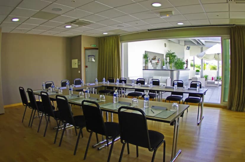 Hotel Campanile Montpellier Croix D'argent — photo 1