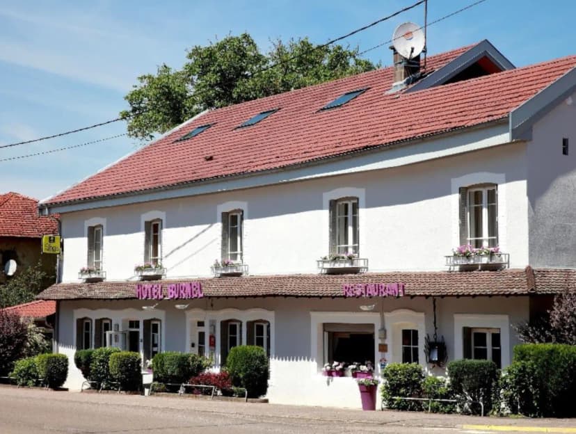 Logis Hôtel Burnel et la Clé des Champs — photo 1