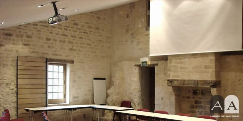 Abbaye de Saint Amant de Boixe — photo 4