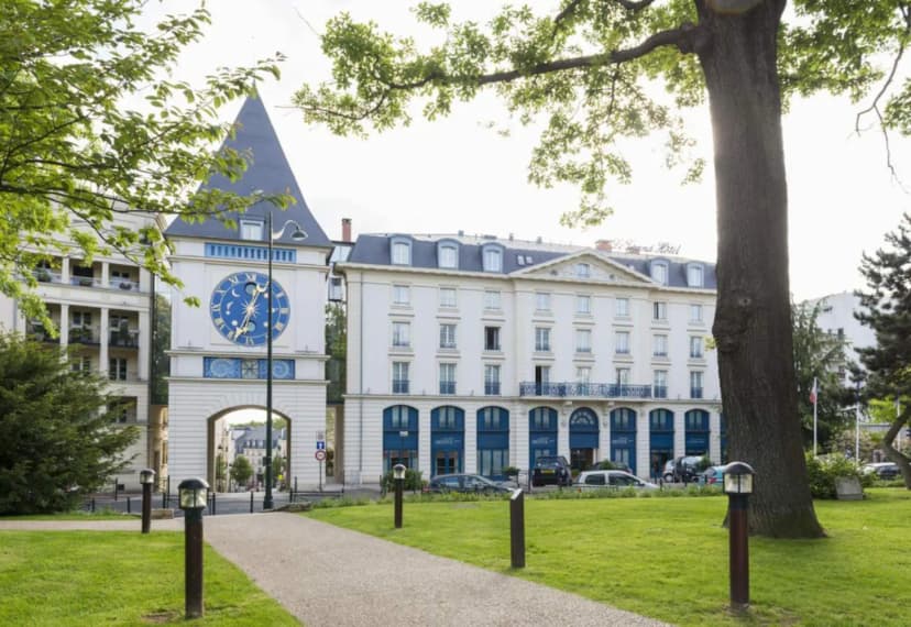 Le Grand Hôtel du Plessis-Robinson - Bar de l'horloge — photo 1
