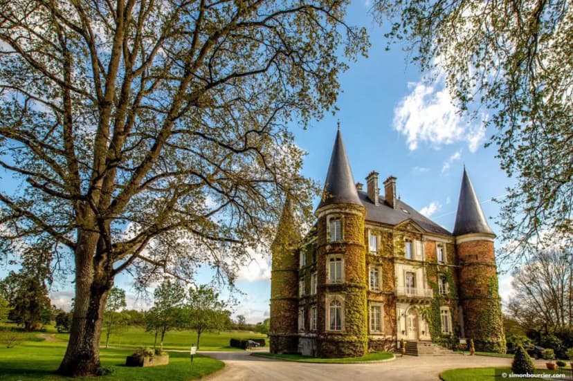 Le Château D'apigné — photo 1