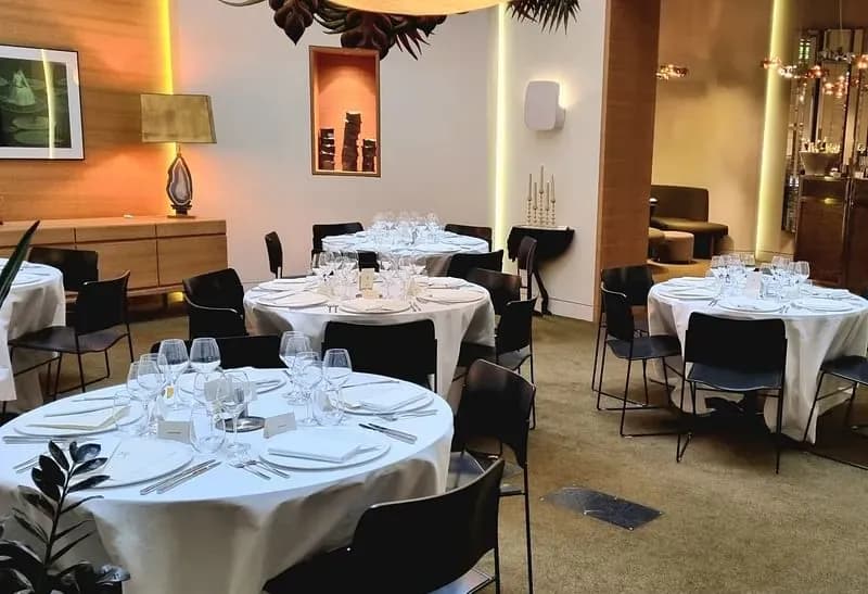 Hôtel Marignan Champs-Élysées — photo 2