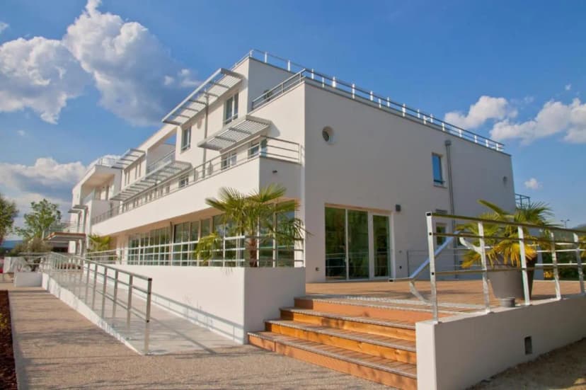 Shana Hotel And Residence — photo 4