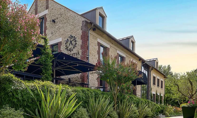 Amicitia Restaurant, Bar Ambiance & Hôtel — photo 1