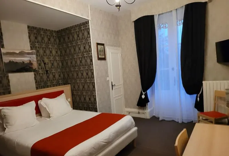 Hôtel - Restaurant Le Chalet Montégut - Moulins — photo 5