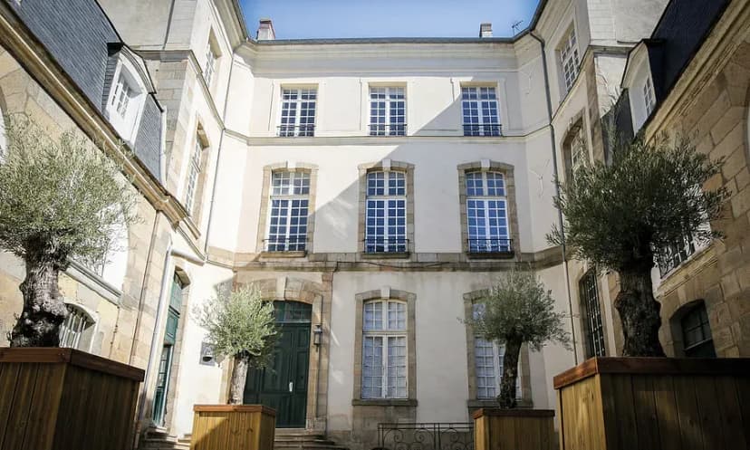 Bonin De La Villebouquais — photo 1
