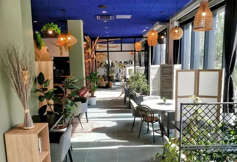 DKGONES Café Lyon7 Gerland (coworking, événementiel, petite restauration, bar) — photo 1