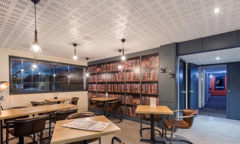 Brit Hotel Confort La Rochelle-Bistrot Les Temps Modernes — photo 1