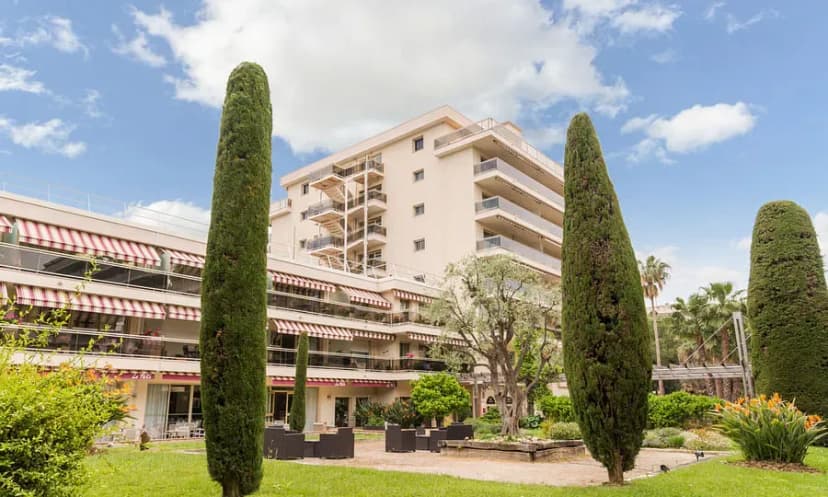 The Originals Boutique, Hôtel Les Strélitzias, Antibes Juan-les-Pins — photo 1