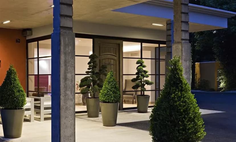 Hôtel Best Western Plus Le Lavarin — photo 1