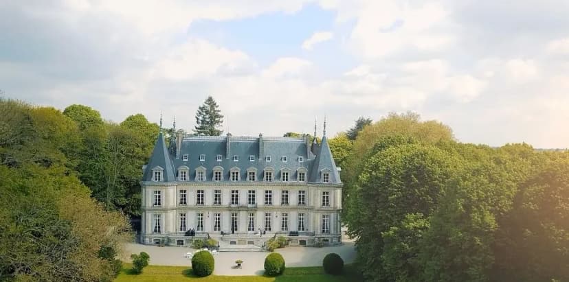 Castle Santeny — photo 1