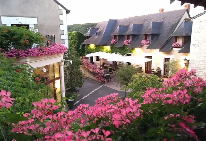 Hotel La Croix Blanche Fontevraud — photo 1
