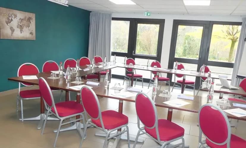 Hotel Kyriad South Lyon Saint-Genis-Laval — photo 2