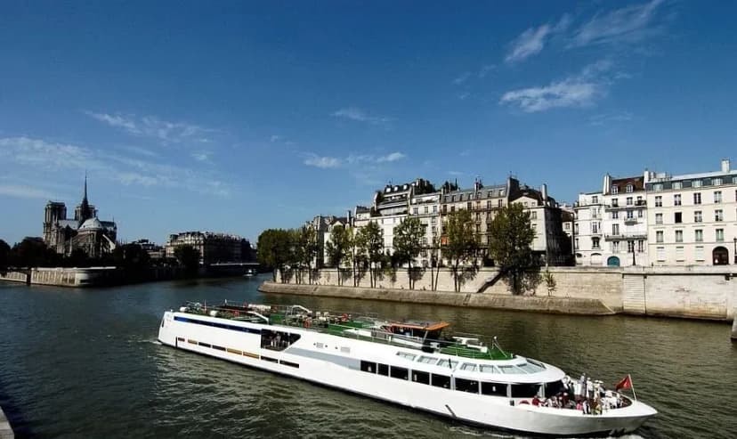 Le VIP Paris - Yacht Hotel — photo 1