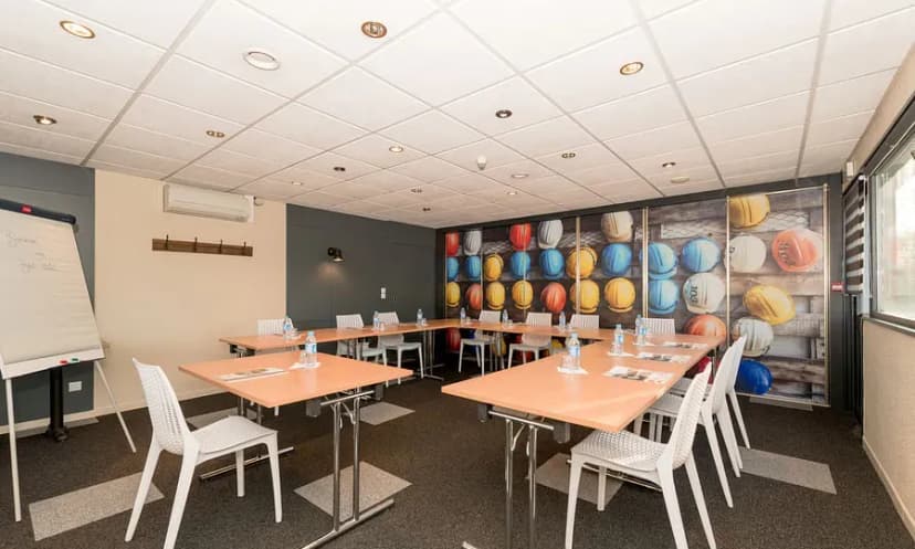 Brit Hotel Confort La Rochelle-Bistrot Les Temps Modernes — photo 2