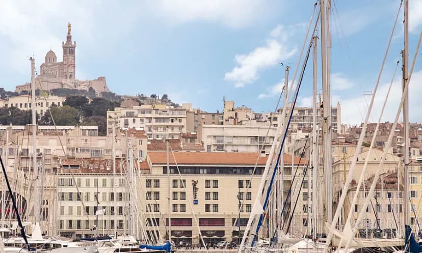 Radisson Blu Hotel, Marseille Vieux Port — photo 1