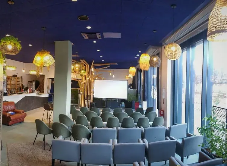 DKGONES Café Lyon7 Gerland (coworking, événementiel, petite restauration, bar) — photo 5