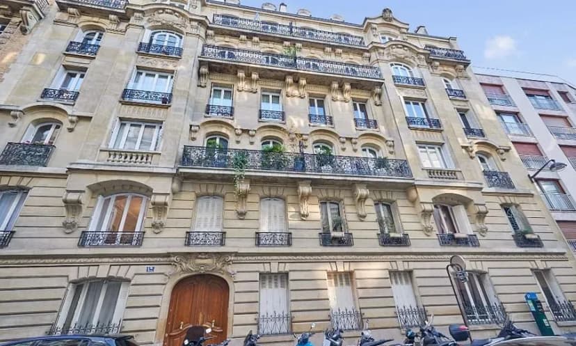 Rue du Bouquet de Longchamp — photo 1