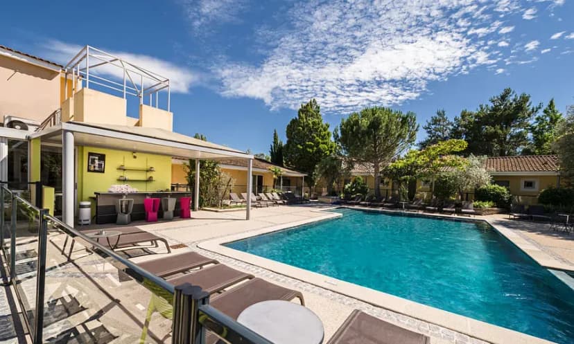 Domaine de la petite Isle - Luberon — photo 1