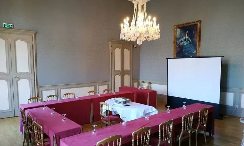 Grand Hotel De La Reine — photo 2