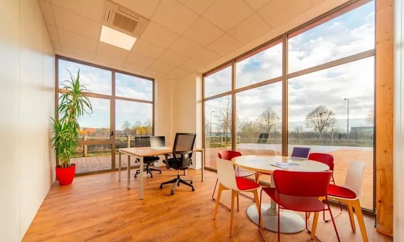 TODAY • Espace de coworking Tremblay-en-France et location bureaux privatifs, salles de réunion — photo 3