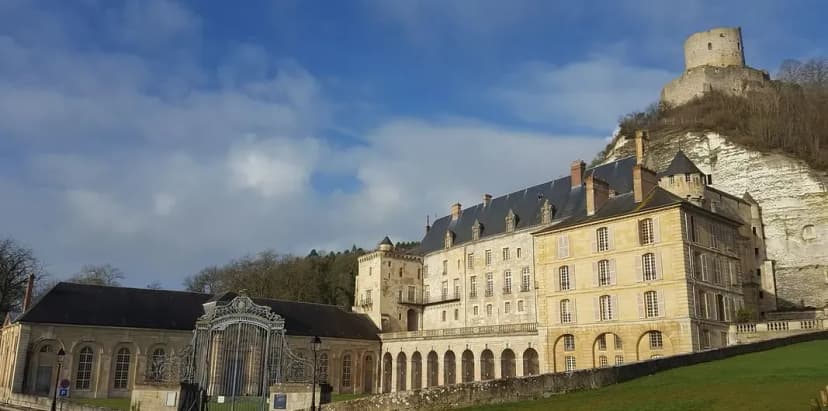 Castle of La Roche-Guyon — photo 1