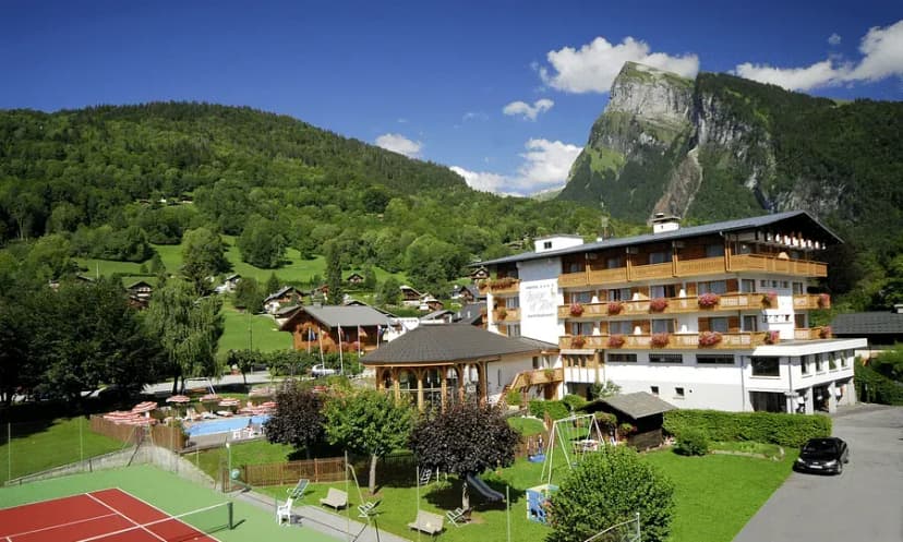 Chalet-Hôtel Neige et Roc, The Originals Relais (Hôtels - Chalets de Tradition) — photo 1